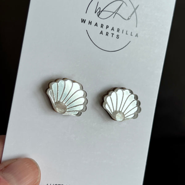 Shell Stud